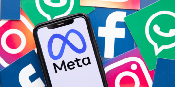 Facebook და Instagram შეფერხებით მუშაობს