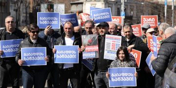 “საზღვარზე 1 ლიტრი საწვავი ღირს 1,65 ლარი, ბენზინგასამართ სადგურებზე იყიდება ორჯერ უფრო ძვირად” – ირაკლი ნადირაძე