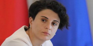 “ყვავილები გვიყვარს, მაგრამ…” – მეზვრიშვილი
