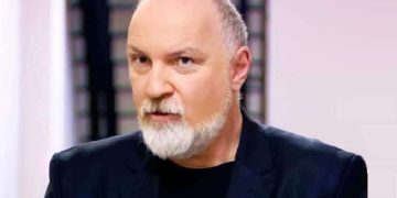 „ნურავინ ნუ იფიქრებს, რომ აპრიორი “განუხორციელებელი მისიის” დღევანდელი “პრეზენტაციით”, ხელისუფლება და „ხალხის ძალა“ თავის დაპირებულ სიტყვაზე უარს იძახის“ – დავით ქართველიშვილი