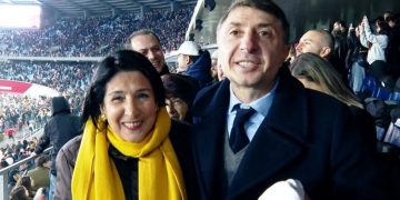 “გილოცავთ!” – სალომე ზურაბიშვილისა და შოთი არველაძის მილოცვა