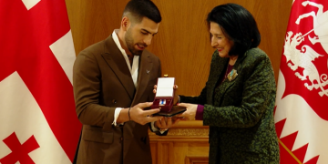 პრეზიდენტმა UFC-ის ქართველ ჩემპიონს ღირსების ორდენი გადასცა