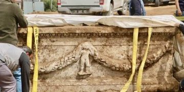 “ტიპს კაბელი გაჰყავდა საკუთარ ეზოში და ანტიკური ხანის სარკოფაგს მიაგნო” – ბატიაშვილი