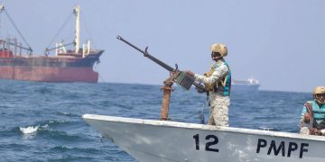 სომალის სანაპიროსთან სატვირთო გემზე 20 შეიარაღებული პირი ავიდა