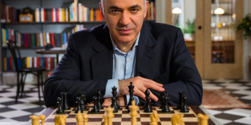 რუსეთმა მოჭადრაკე გარი კასპაროვი ექსტრემისტებისა და ტერორისტების სიაში შეიყვანა