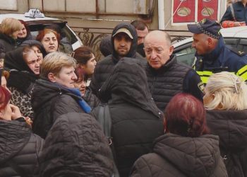 სადგურის მოედანთან გარევაჭრობის წინააღმდეგ აქციას მართავენ