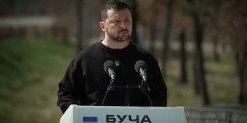 “ბუჩას ქუჩებში, ოკუპანტების მიერ მოკლული ჩვენი ხალხის ცხედრები იყო მტკიცებულება, რომ მსოფლიოში არავინ უნდა გადგეს ამ ბრძოლისგან” – ზელენსკი
