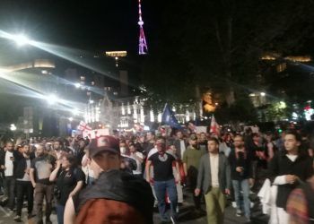მარში რუსთაველიდან იუსტიციის სახლამდე და გმირთა მოედნისკენ – ახალგაზრდების აქცია გრძელდება