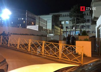 თბილისის 98-ე სკოლის შემოწმება დასრულდა – კინოლოგებმა ტერიტორია დატოვეს