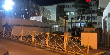 თბილისის 98-ე სკოლის შემოწმება დასრულდა – კინოლოგებმა ტერიტორია დატოვეს