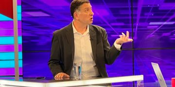 “ელისაშვილმა სიფათში რომ დაარტყა მდინარაძეს, ღარიბაშვილის ხალხი ტაშს უკრავდა” – უგულავა “ოცნების” შიგნით დაპირისპირებაზე
