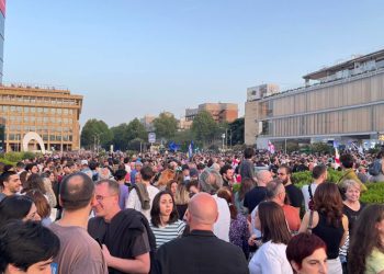 არა რუსულ კანონს! – რესპუბლიკის მოედანი გადაიკეტა