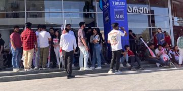 ,,ესე იგი ინდოელი ტროლები ხო ფეისბუქზე ყავდა ოცნებას და ახლა გაუნაღდებიათ“ – ბაია პატარაია