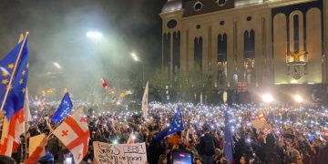 პარლამენტთან სპეცრაზმი გამოიყვანეს