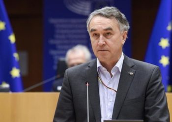 “ვარდების რევოლუციის სულს შეუძლია გადაარჩინოს საქართველოს ევროპული მომავალი!” – აუსტრევიჩუსი