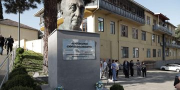 „ნიუ ჰოსპიტალსში“ ნევროლოგიის ინსტიტუტის დამაარსებლის, პეტრე სარაჯიშვილის  ბიუსტი გაიხსნა