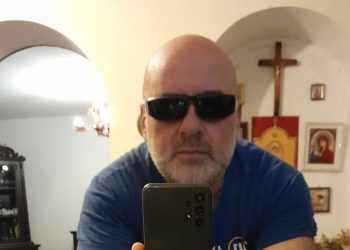 “მე რა, – ერთი სახურავის “ჟესტი” დამპირდნენ და გადამაგდეს, მგონი – მოგითხანთ ყველას უმადური დედის @რაკები!” – გრინ ბარეტი