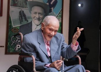 გარდაიცვალა მსოფლიოს ყველაზე ხანდაზმული მამაკაცი