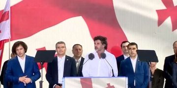 „გამოდიან და გვიმტკიცებენ, რომ თეთრი შავია, გვიმტკიცებენ, რომ თითქოს გამჭვირვალობა ცუდია, ლგბტ პროპაგანდა კარგი“ – კალაძე