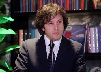 პრემიერი ამტკიცებს, რომ გერმანიაში თარჯიმანიც კი ნაცი დახვდა – “ნაცია, ბოროტად გააყალბა”