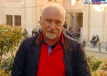 “მთელი დილა ველოდებოდით [ლაზარეს გათავისუფლებას]… ახლახან გვითხრეს ადვოკატებმა, რომ რამდენიმე დღე კიდევ გაიწელება”