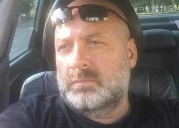 „ძვირფასო ხელისუფლებავ, დროშის დამწველები რომ ციხეში გიზის, სახელმწიფოს ერთ-ერთი ლიდერის სახალხოდ ცემას, დაუსჯელად რატომ ატარებ?!“ – გრინ ბარეტი