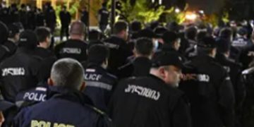 „დაკავებულია 2 პირი, სამართალდამცველემა ერთ-ერთი დაკავებული პირისგან ცივი იარაღი ამოიღეს“ – შსს