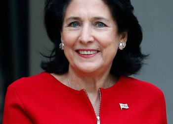 სალომე ზურაბიშვილი მიხეილ სააკაშვილის გამოსაშვებად ემზადება – რას ამბობენ კულუარებში