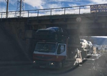 სატვირთო ხიდის ქვეშ ისევ გაიჭედა – თბილისი