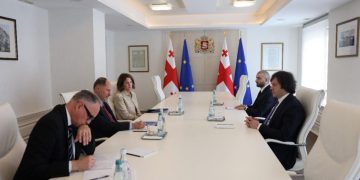 პრემიერმა ელჩებს ღია დისკუსიისთვის სრული მზადყოფნა დაუდასტურა – მთავრობის ადმინისტრაცია