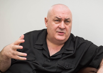 “20-25 ათასი ახალგაზრდა რომ გამოდის და გეუბნება, გაიწვიე ეს კანონი, გაიწვიე” – დავით თარხან-მოურავი