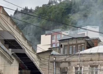 რუსთაველის მიმდებარედ ხანძარი იყო – დაშავდა ასაკოვანი ქალი