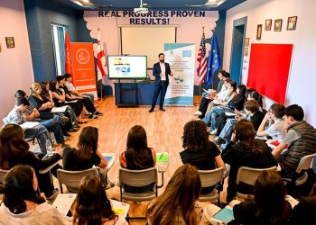 ენერგეტიკის სასწავლო ცენტრში მიმდინარე პროექტის ფარგლებში ქ. ქუთაისში სკოლის  მოსწავლეებთან შეხვედრა გაიმართა