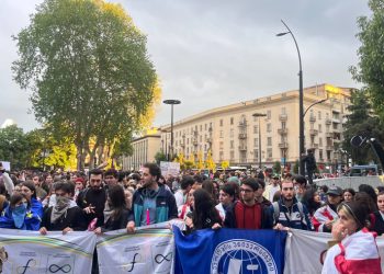 სტუდენტებმა გმირთა მოედანზე გადაინაცვლეს – გზა გადაკეტილია