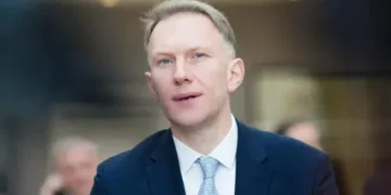 მიზანშეწონილი იქნებოდა, ქვემოთ მოცემული ორი ოფციიდან ერთ-ერთის არჩევა – სოსო ფხაკაძე ,,ქართულ ოცნებას” მიმართავს