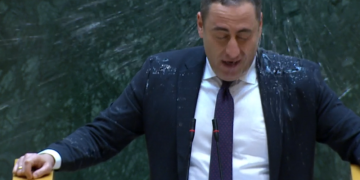 გიორგი ვაშაძეს ირმა ზავრადაშვილმა წყალი შეასხა