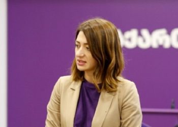 “ადამიანებს, მათ შორის ბავშვებს, ემუქრებიან ფიზიკური ანგარიშსწორებით, პასუხისმგებლობას ვაკისრებთ ბიძინა ივანიშვილს” – ანა ბუჩუკური