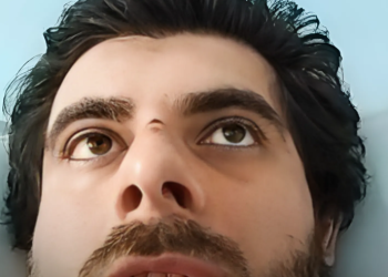 “ბიჭი ეგდო ძირს და რამდენიმე წიხლავდა, იმ ბიჭს ხელი გავუწოდე, რომ წამომეყენებინა და მეც შემდგნენ” – რას ჰყვება აქციის მონაწილე