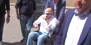 ლევან ხაბეიშვილი პარლამენტში მივიდა