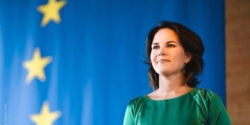 საქართველოში ათიათასობით ადამიანი კვირების განმავლობაში საპროტესტო აქციებში მონაწილეობს, რათა მათი ქვეყანა ევროკავშირის წევრი გახდეს – ბერბოკი