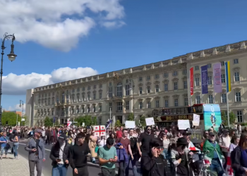 ბერლინში საქართველოს მოქალაქეებმა რუსული კანონის საწინააღმდეგო აქცია გამართეს