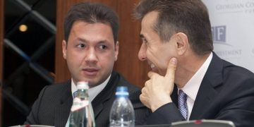 “ივანიშვილი ძალადობს საჯარო მოხელეებზე, ძალადობს ბიზნესმენებზე! “გუნდის” ვერცერთი წევრი ბედავს მისთვის სიმართლის თქმას!” – ბაჩიაშვილი