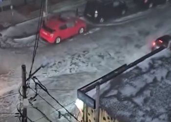 ვიდეო – ძლიერი წვიმა და სეტყვა თბილისში – ქუჩები დატბორილია, დეკორაციების ნაწილი დაზიანებული