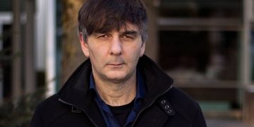 “ადამიანები ჩვენ იმიტომ კი არ ვართ, რომ IQ გვაქვს, ადამიანებად ჩვენ გვქმნის ემპათია. როგორ შეიძლება, ასეთმა გზამ კატასტროფისკენ არ მიგიყვანოს?!” – გია დვალი