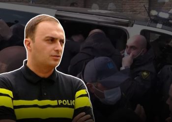 გმირთა მოედანზე პოლიციამ დაკავებები დაიწყო