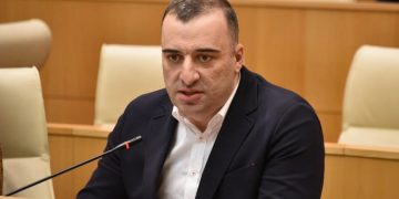 „თუ ადრე სხვის საძინებლებში და სახლებში ამონტაჟებდნენ ფარულ კამერებს, ახლა საკუთარ სახლებში აკეთებენ იგივეს“ – რატი იონათამიშვილი