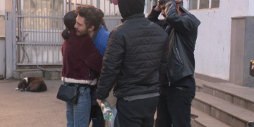 აქციაზე დაკავებულმა აშშ-ის მოქალაქეებმა დროებითი მოთავსების იზოლატორი დატოვეს