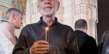 „განაჩენი გამოტანილია, თავად ქოცების შვილები და შვილიშვილები დგანან ამ მიტინგზე, მშობლები და ბებია–ბაბუები მათ წინააღმდეგ ვერ წავლენ“ – კახა მიქაია