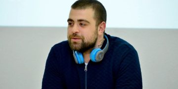 “ერთი საათი მიბმული ვიყავი საწოლზე” – ლევან აბდუშელიშვილი პოლიციის მხრიდან ძალადობაზე