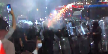 გუშინ აქციაზე 63 მშვიდობიანი მოქალაქე დააკავეს